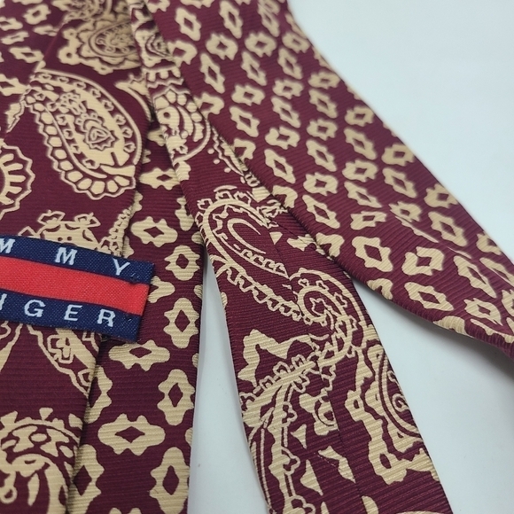 Tommy Hilfiger | Men's Vintage Maroon and Cream Paisley Printed Silk Tie - Picture 6 of 10